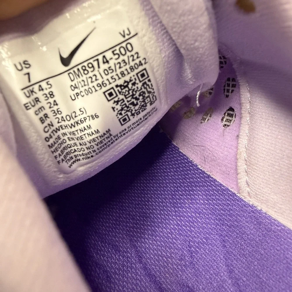 Nike Zoom Fly 5 Women's Size 7 Running Shoes Barely Grape